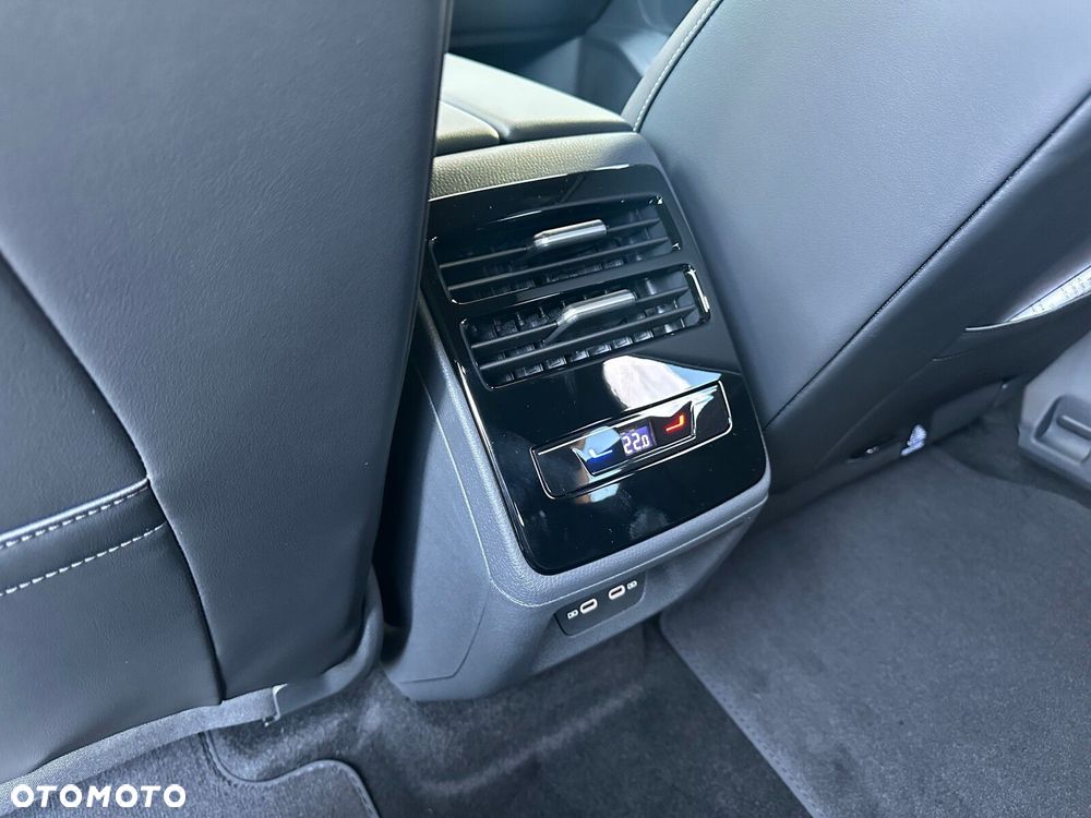Volkswagen ID.7 77kWh Pro Plus - 27