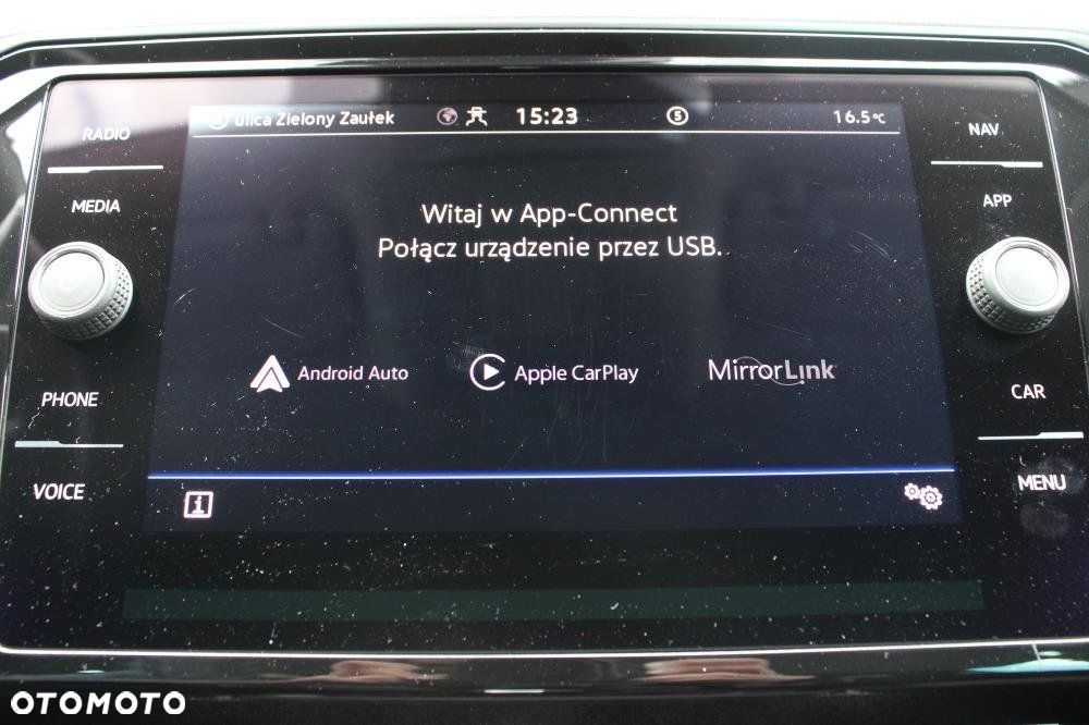 Volkswagen Passat - 21