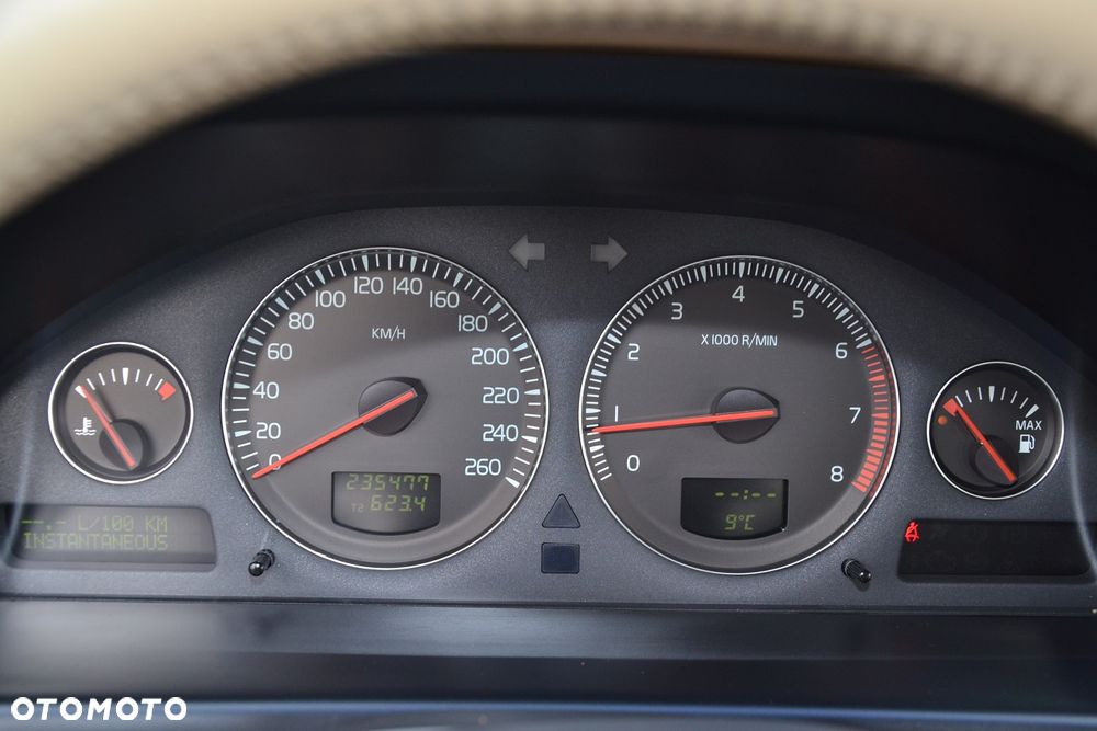 Volvo XC 70 AWD Premium - 17