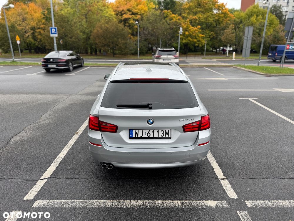 BMW Seria 5 525d Luxury Line - 14