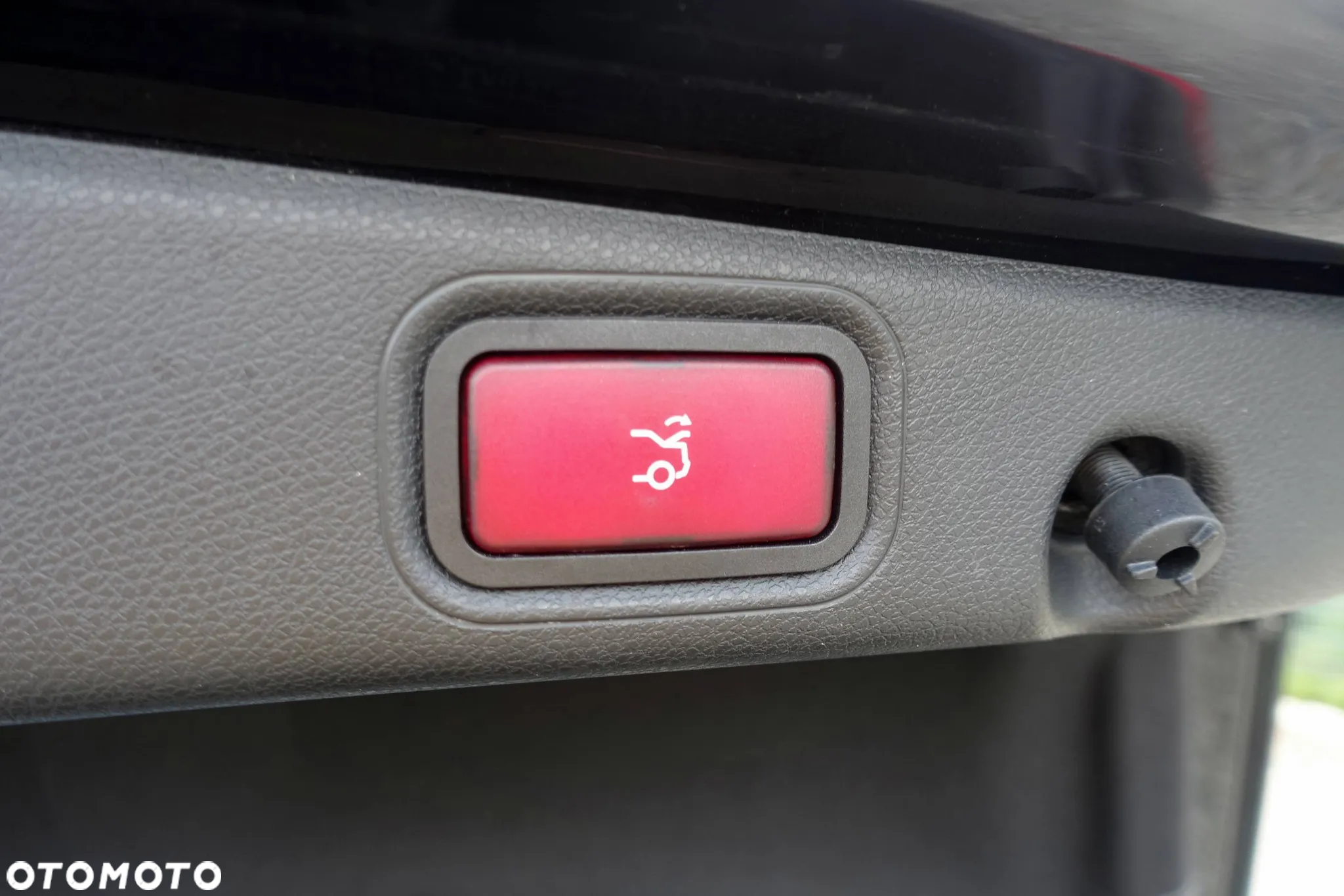 Mercedes-Benz Klasa E 220 d 4-Matic 9G-TRONIC - 32