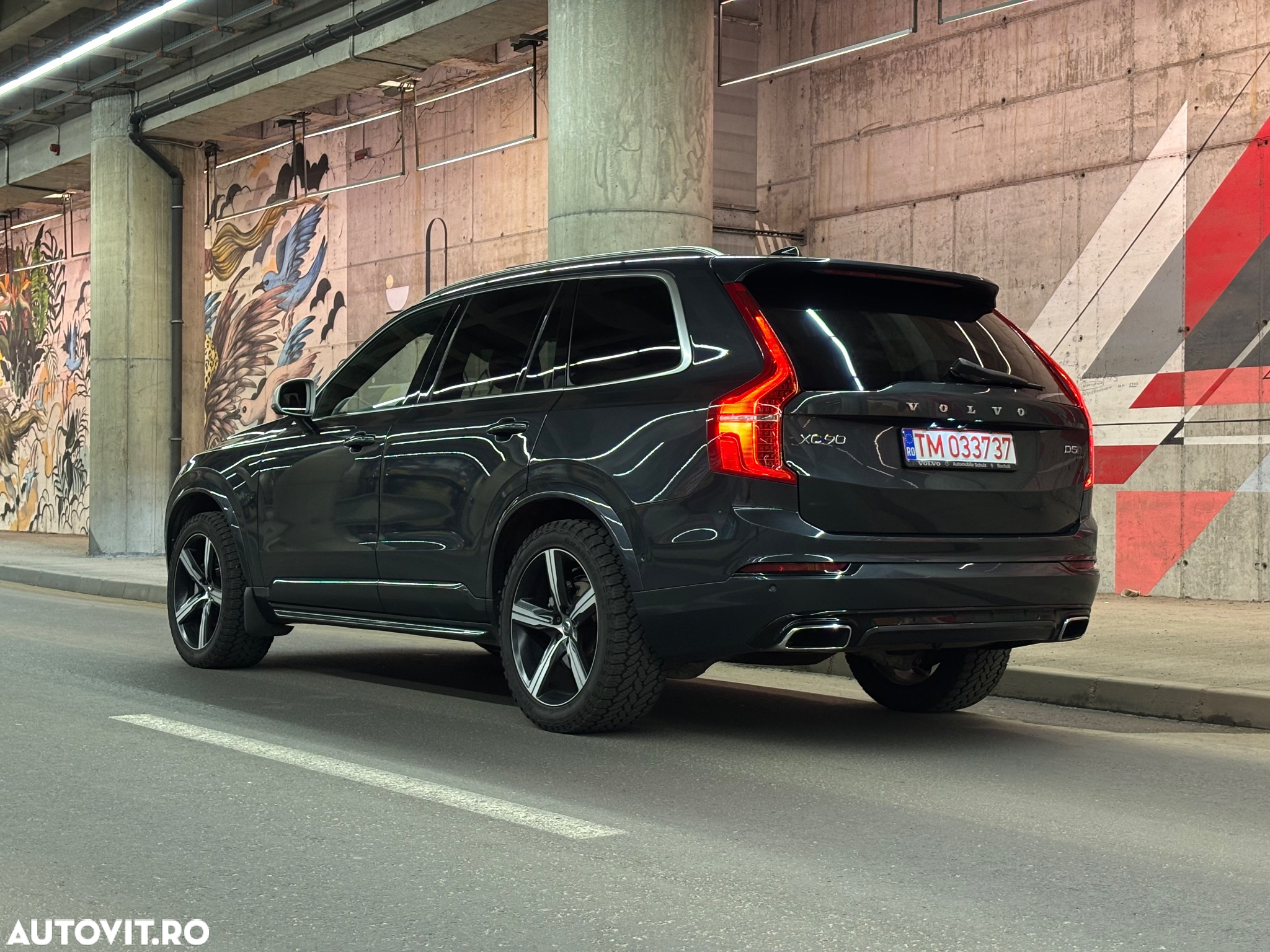 Volvo XC 90 D5 AWD Geartronic RDesign - 12