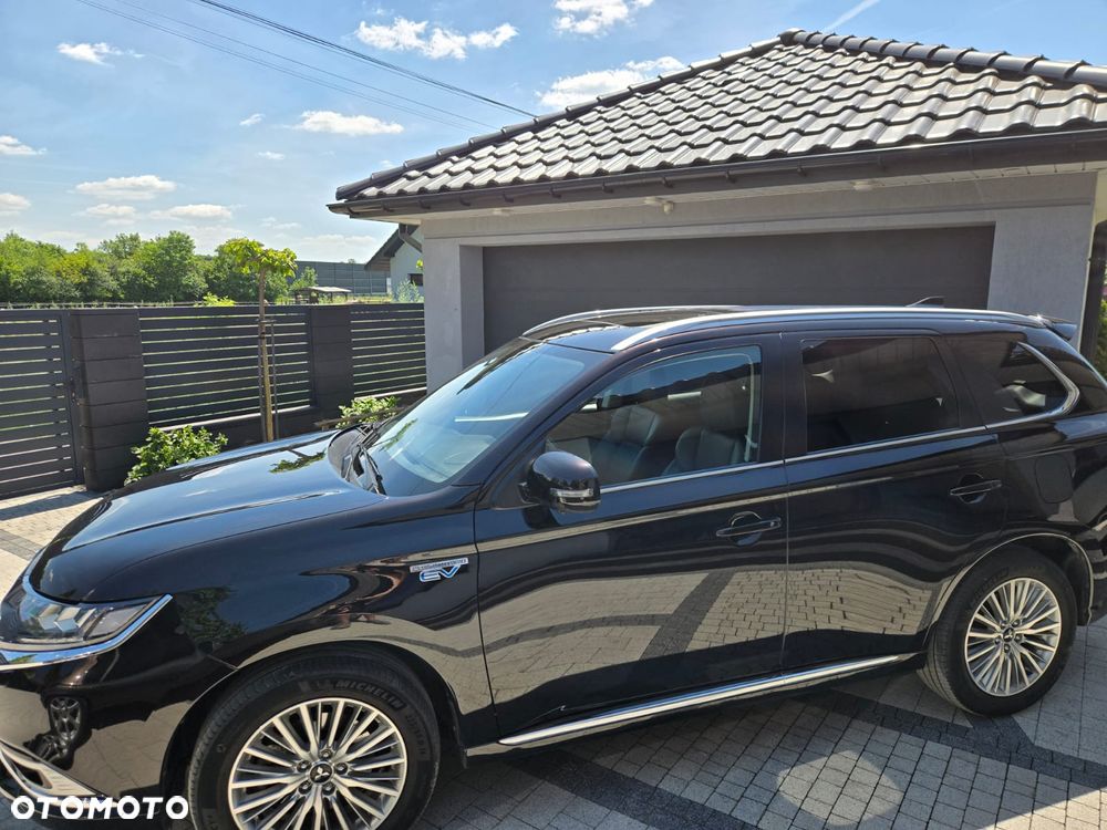 Mitsubishi Outlander Intense + - 20