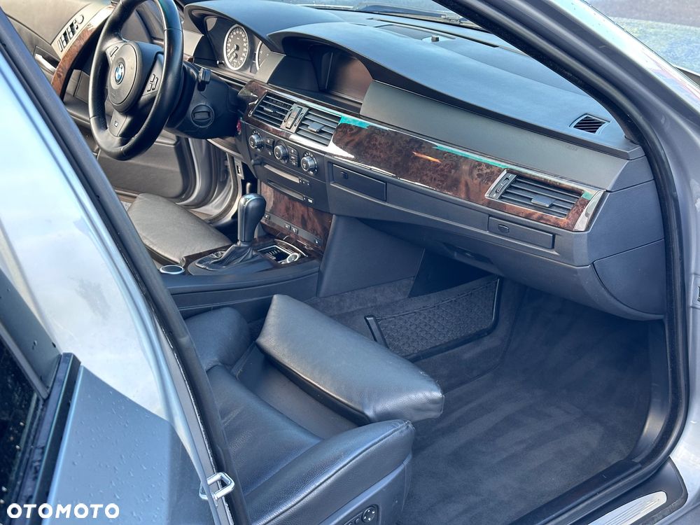 BMW Seria 5 530d Touring - 30