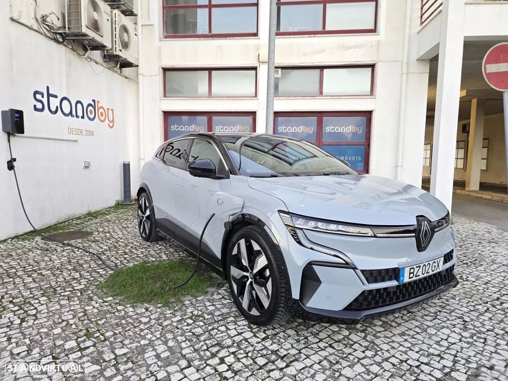Usado Renault Mégane E-Tech 2023 - 26 950 EUR, 35 000 km - Standvirtual.com