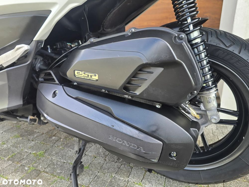 Honda NSS - 33