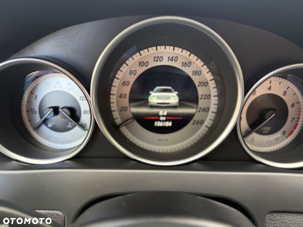 Mercedes-Benz Klasa C 200 CGI BlueEFFICIENCY Avantgarde - 16