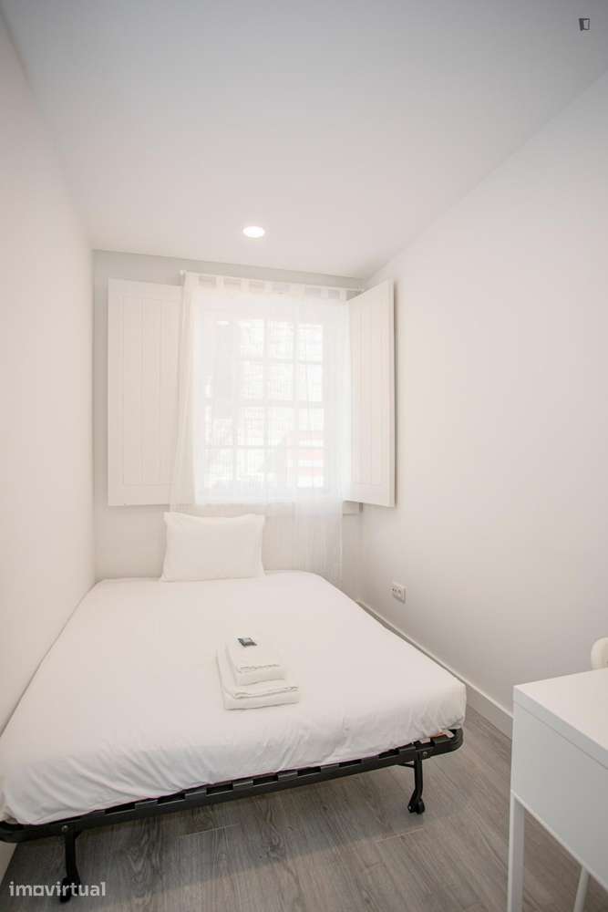Apartamento com 3 quartos - localizado em São Nicolau Porto - Grande imagem: 2/32
