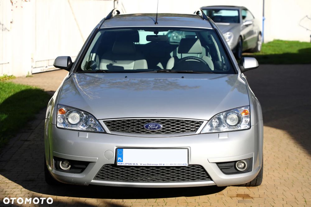 Ford Mondeo V6 ST 220 - 2