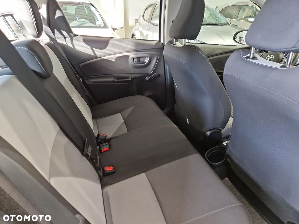 Toyota Yaris - 10