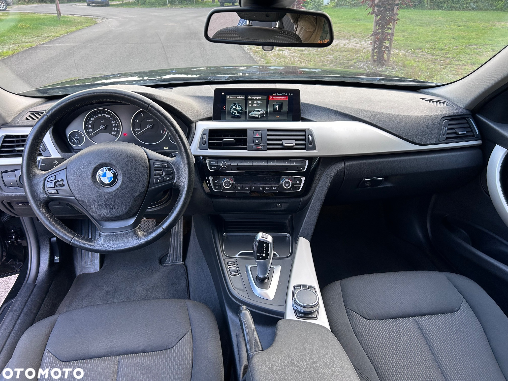 BMW Seria 3 318d Touring Advantage - 8