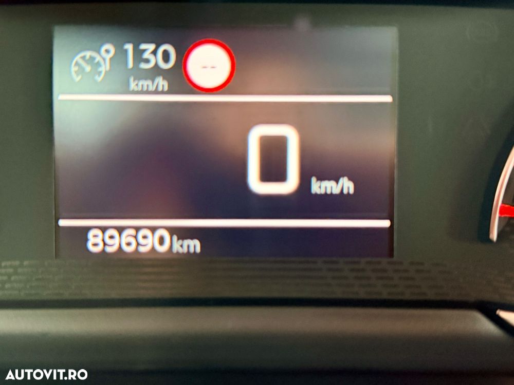 Peugeot 208 - 14