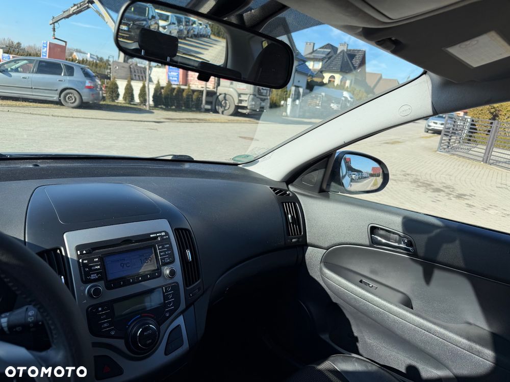 Hyundai i30 i30cw 1.6 CRDi Fifa World Cup Edition - 19