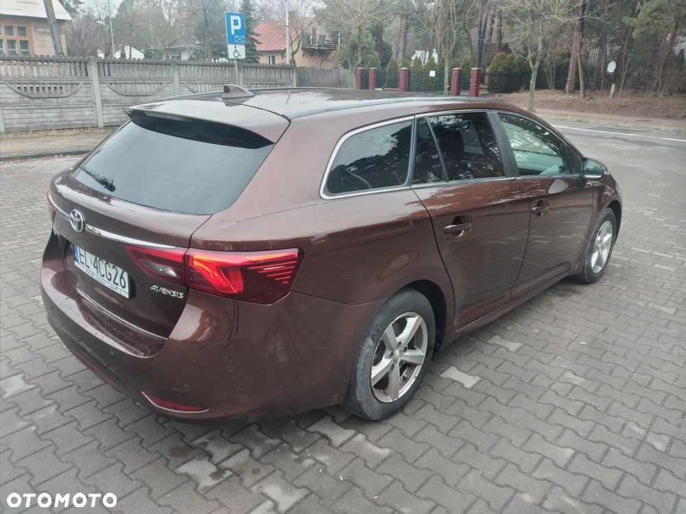 Toyota Avensis 1.6 D-4D Premium - 3