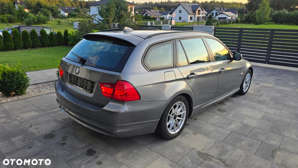 BMW Seria 3 318i Edition Exclusive - 7