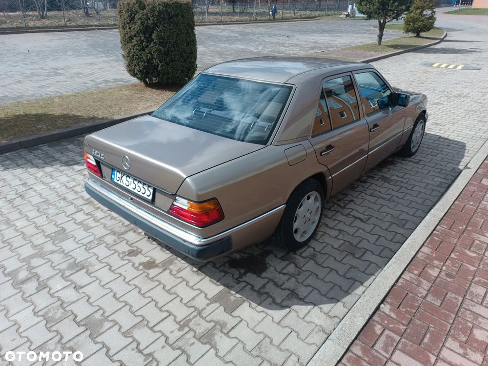 Mercedes-Benz W124 (1984-1993) - 17