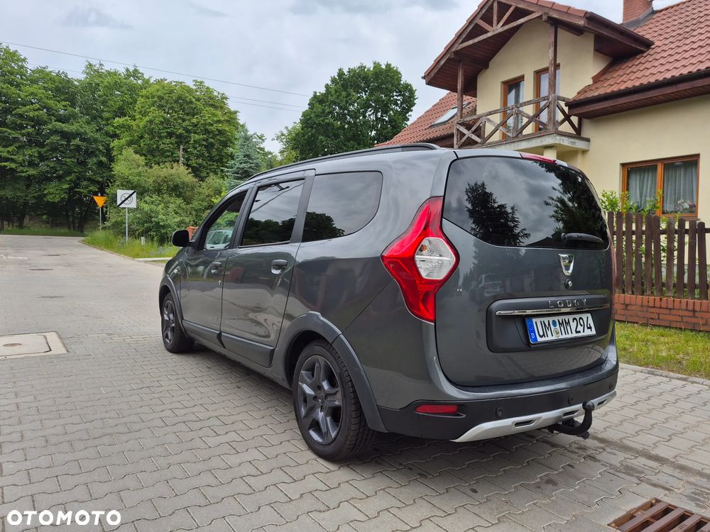 Dacia Lodgy SCe 100 Stepway - 4