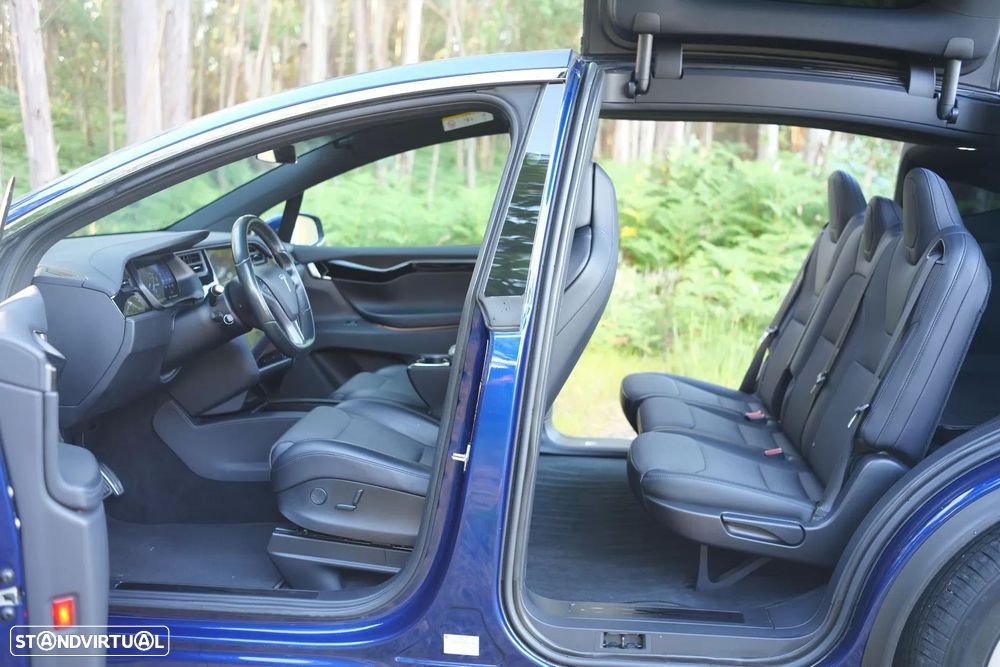 Tesla Model X 75D - 19