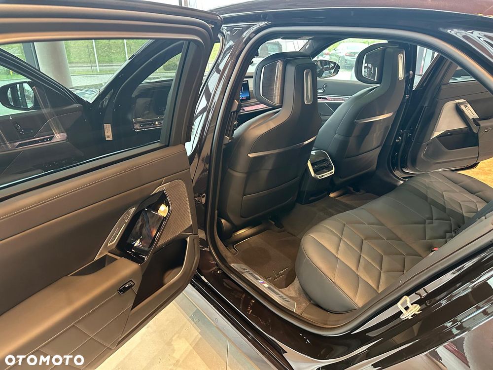 BMW Seria 7 - 27