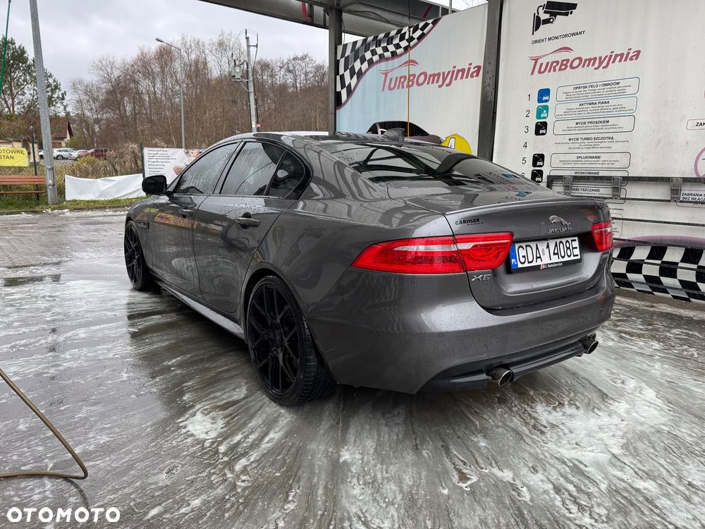 Jaguar XE - 9