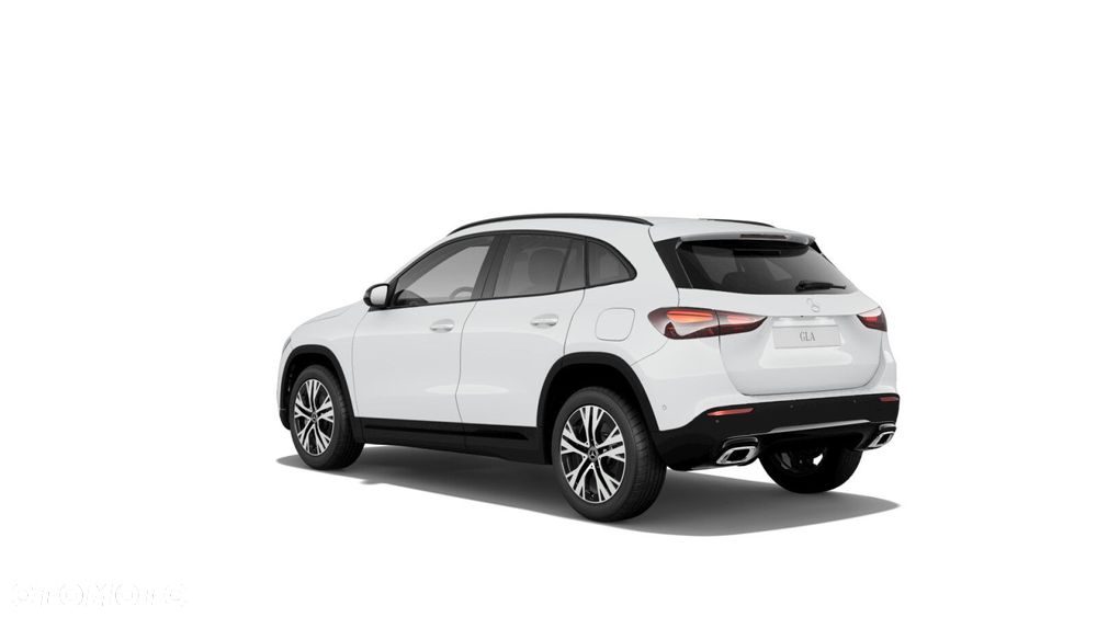 Mercedes-Benz GLA - 7