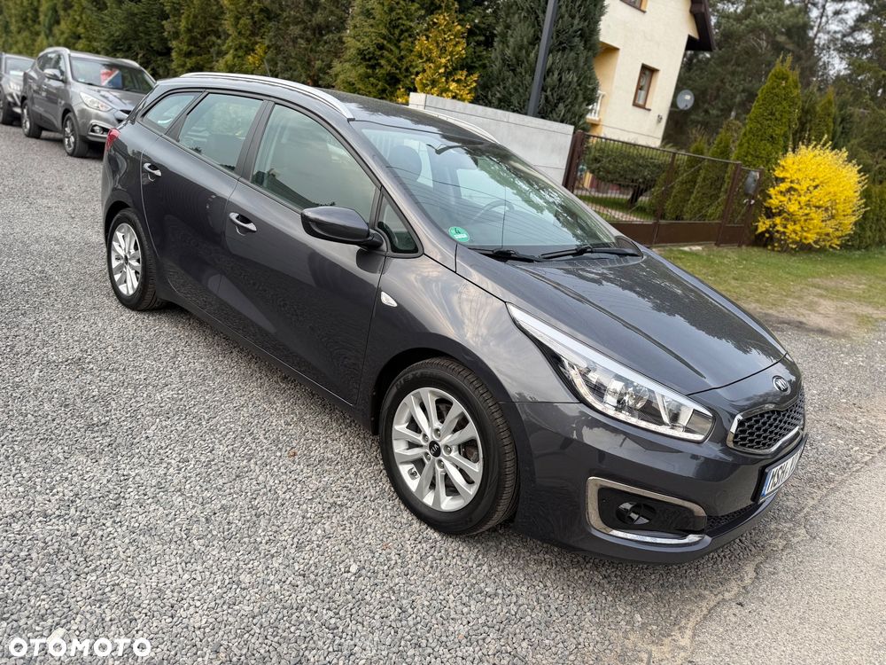 Kia Ceed 1.4 CVVT Dream-Team Edition - 4