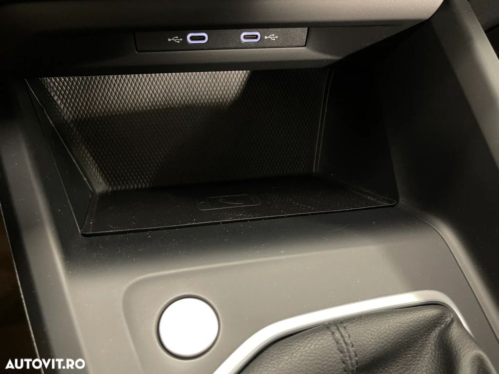 Volkswagen Golf 1.5 TSI ACT Life - 24