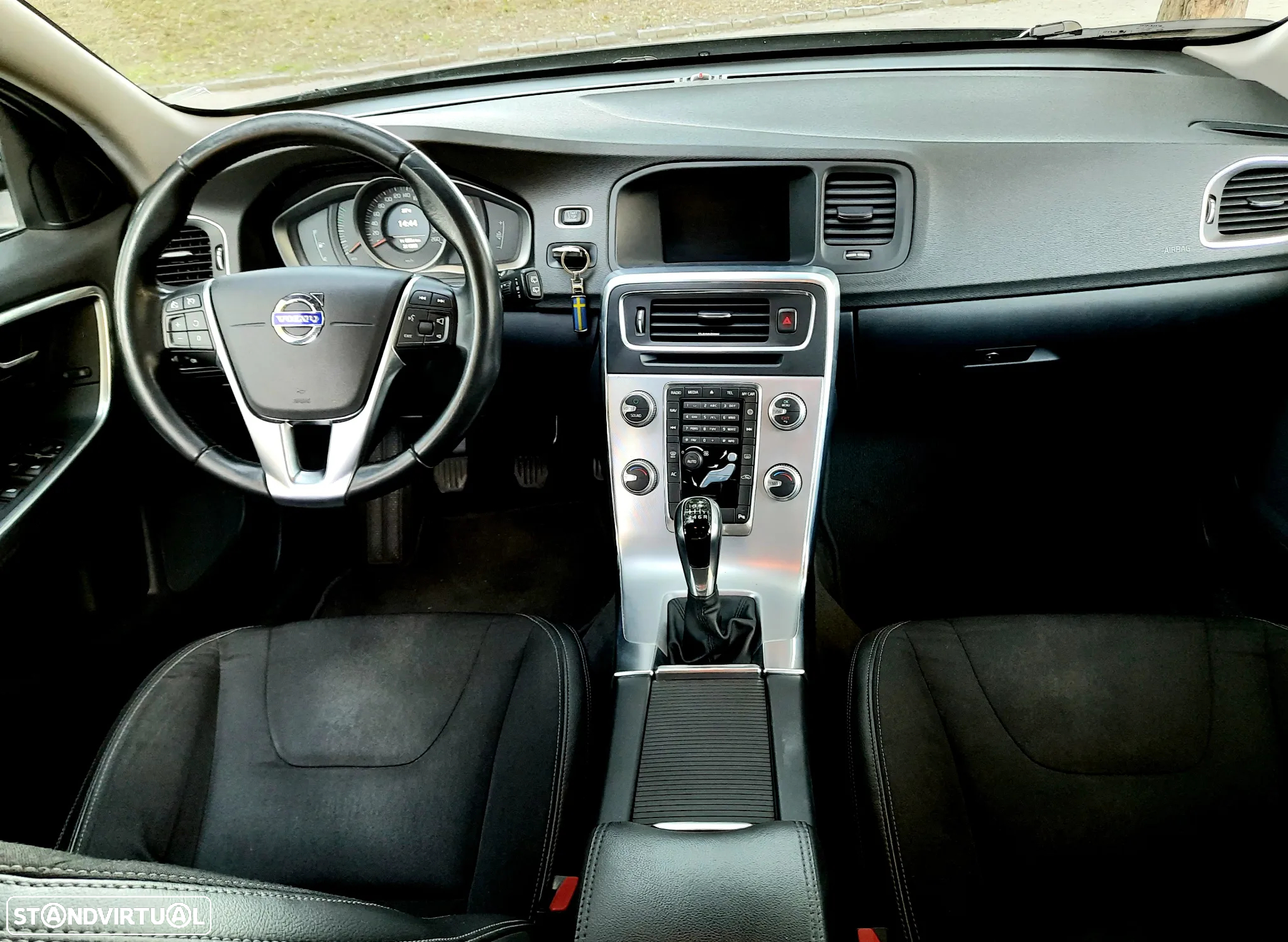 Volvo V60 2.0 D4 Summum - 5
