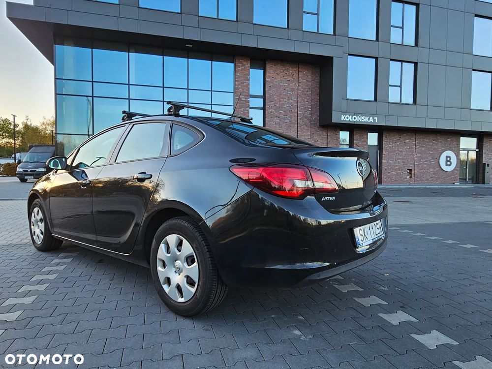 Opel Astra 1.6 CDTI Essentia S&S - 8