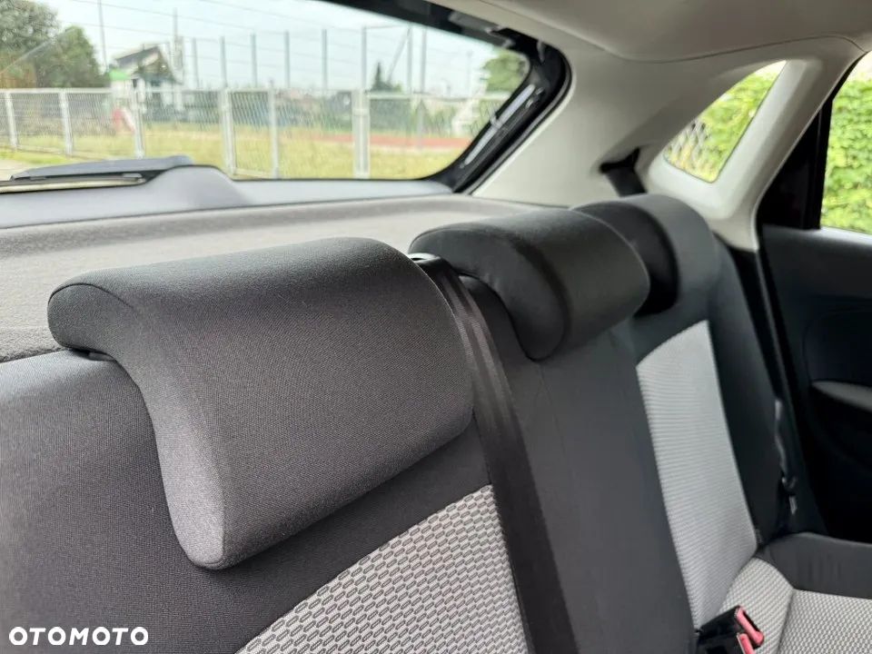 Volkswagen Polo 1.4 16V Comfortline - 30
