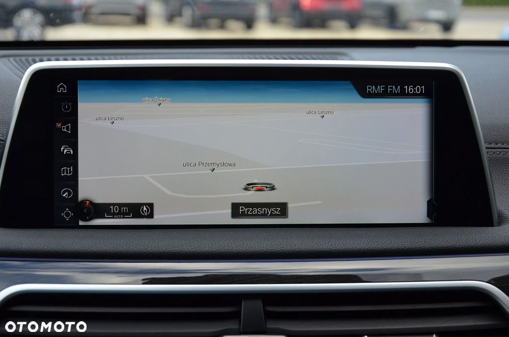 BMW Seria 7 740Li - 34