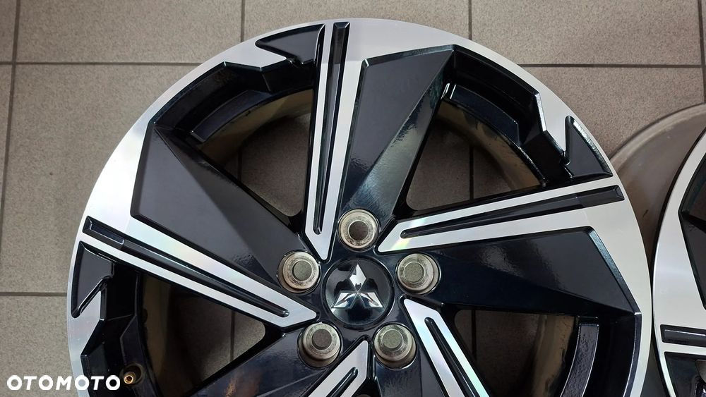Felgi Aluminiowe 18 Mitsubishi Eclipse Cross 5x114.3 ET 38 - 13