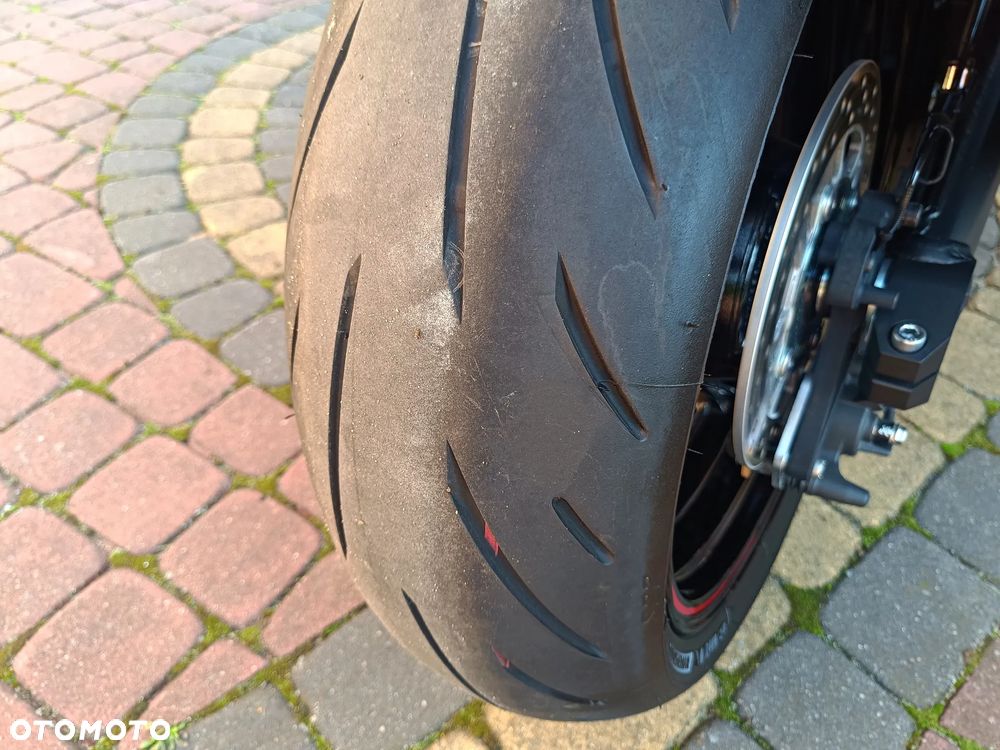 Kawasaki Ninja 1000 SX - 32