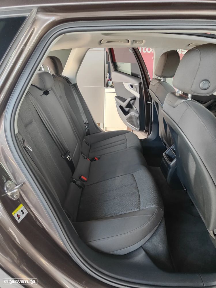 Audi A4 Avant 2.0 TDI Business Line - 18