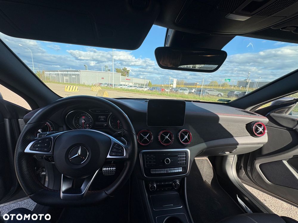 Mercedes-Benz CLA 250 4Matic 7G-DCT AMG Line - 25