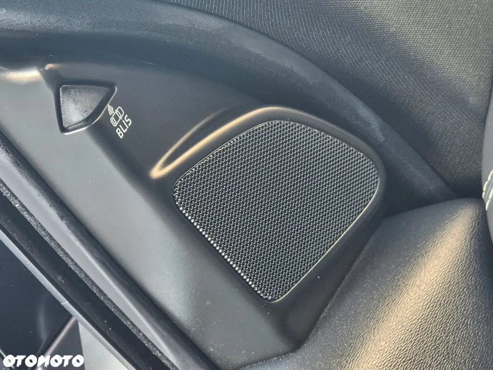 Volvo XC 60 D5 AWD R-Design Momentum - 12