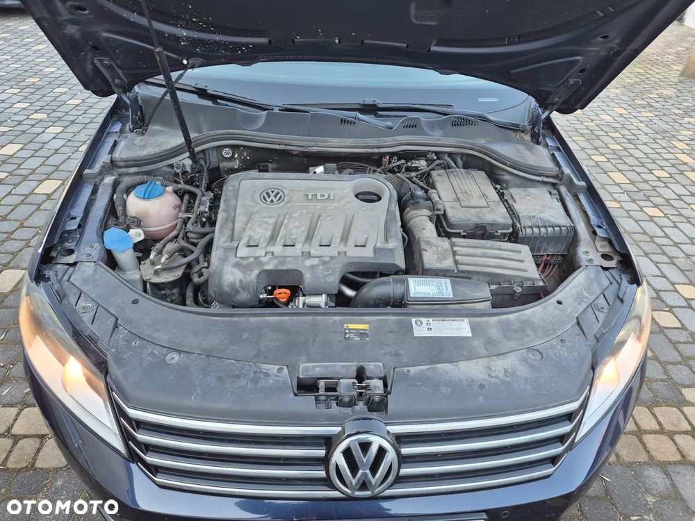 Volkswagen Passat 2.0 TDI Individual Chrom - 14