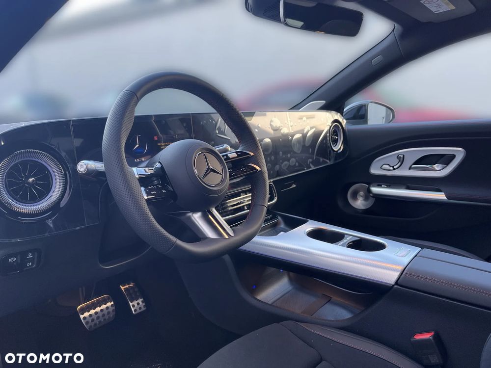 Mercedes-Benz CLA 220 4Matic - 10