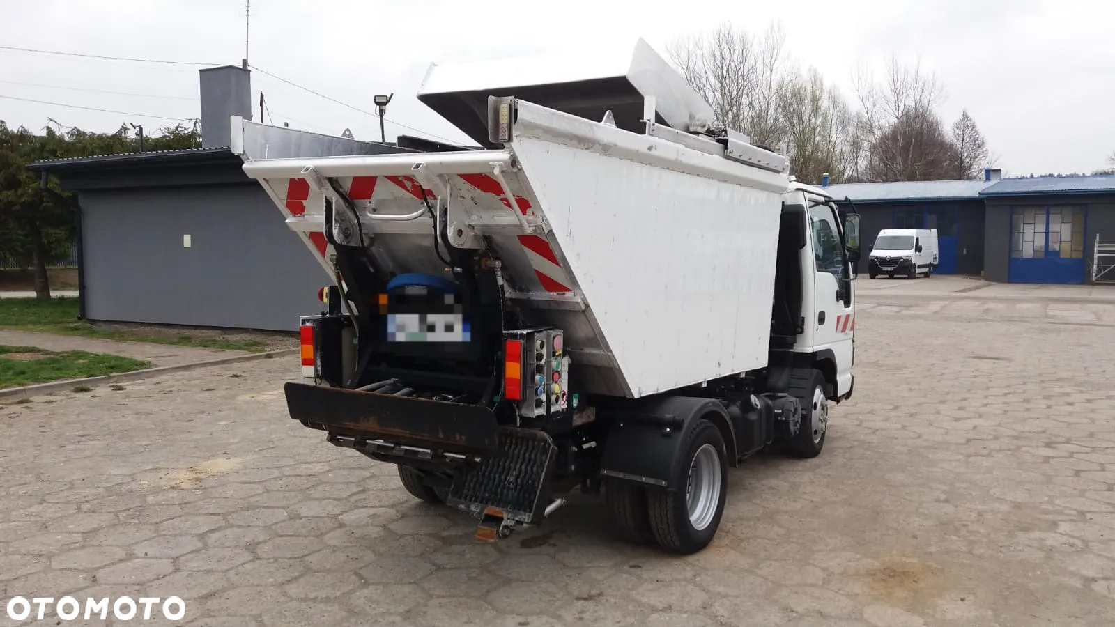 Isuzu P35.Y07 / ŚMIECIARKA DO 3,5 T /FRANCJA - 5