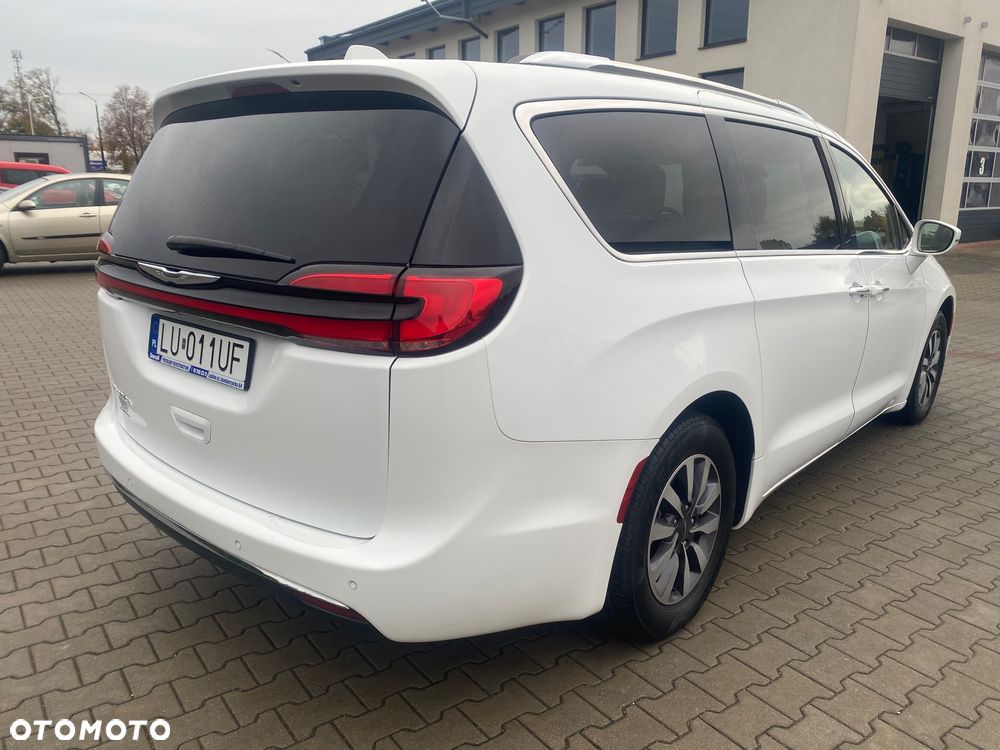 Chrysler Pacifica - 17