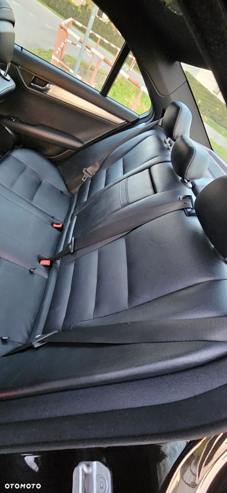 Mercedes-Benz Klasa C 350 CDI DPF 4Matic 7G-TRONIC BlueEFFICIENCY Avantgarde - 11