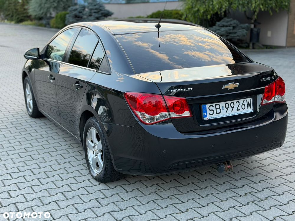 Chevrolet Cruze 1.8 LS - 3
