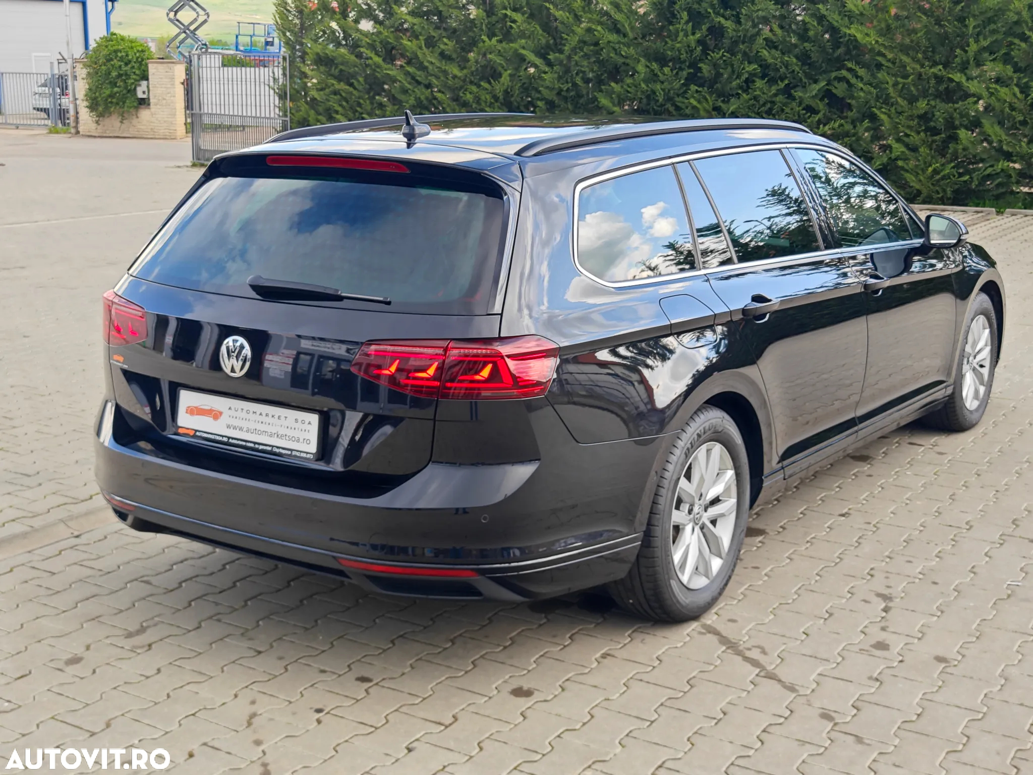 Volkswagen Passat Variant 2.0 TDI DSG Business - 4