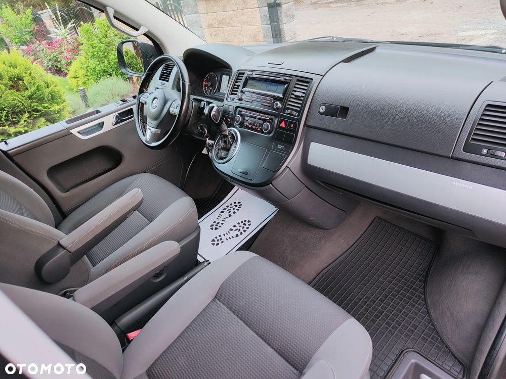 Volkswagen Multivan - 12