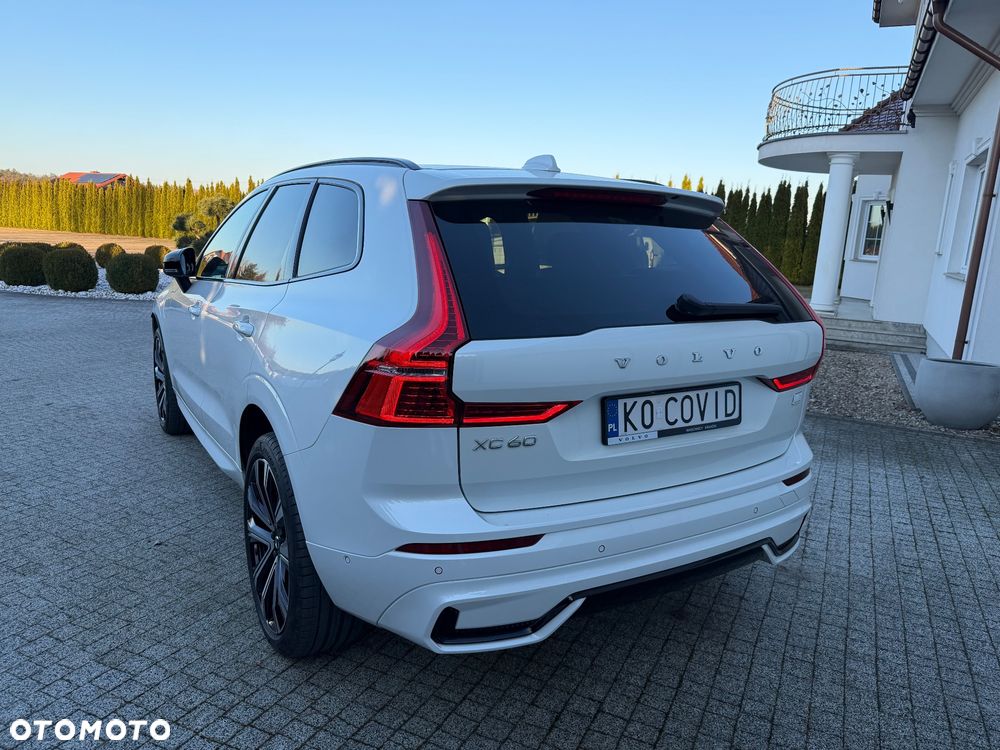 Volvo XC 60 T6 Plug-In Hybrid AWD Ultra Dark - 6