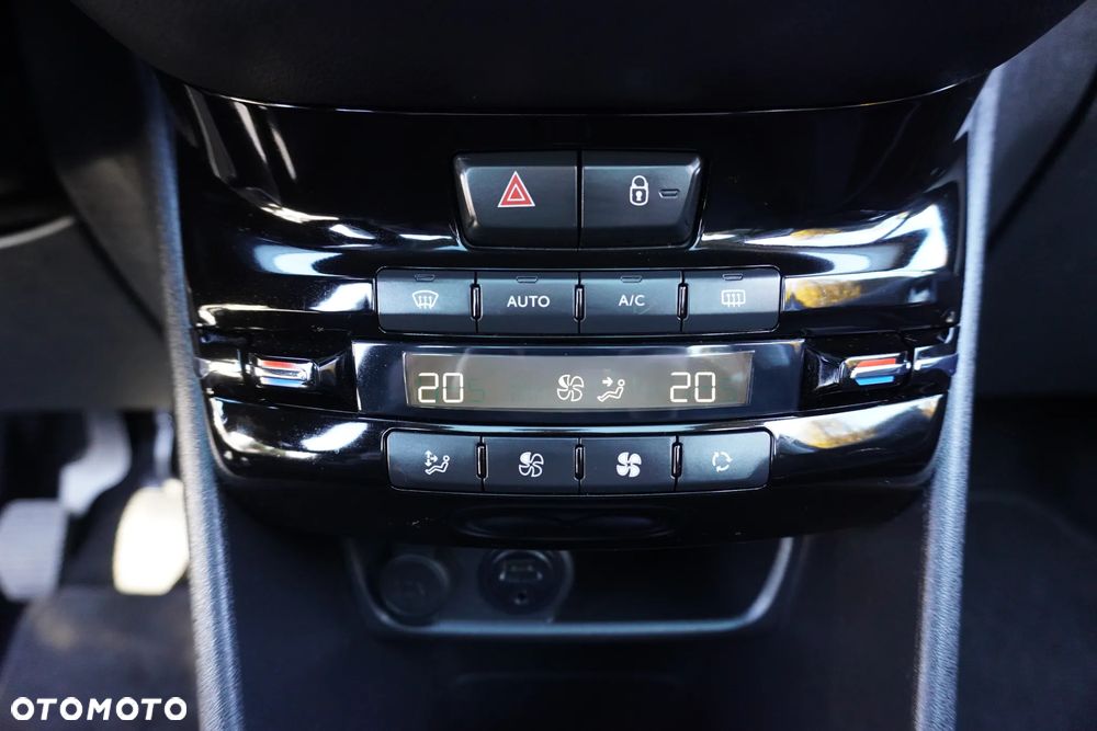 Peugeot 208 1.2 PureTech Allure - 22