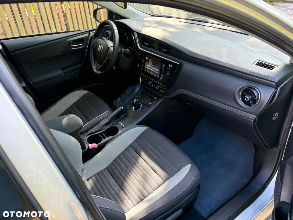 Toyota Auris 1.8 HSD Luna - 8