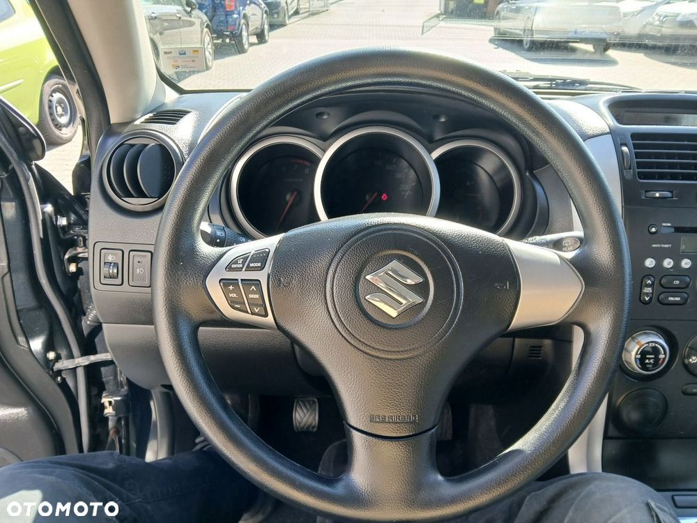 Suzuki Grand Vitara 1.6 - 17