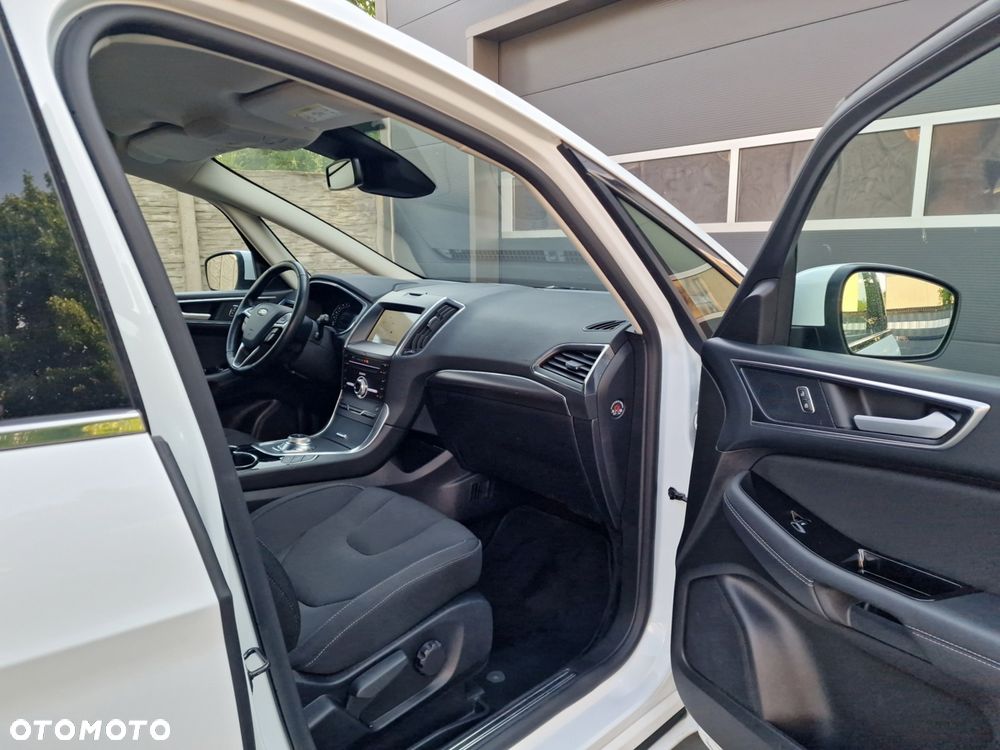 Ford S-Max 2.0 EcoBlue Titanium - 24