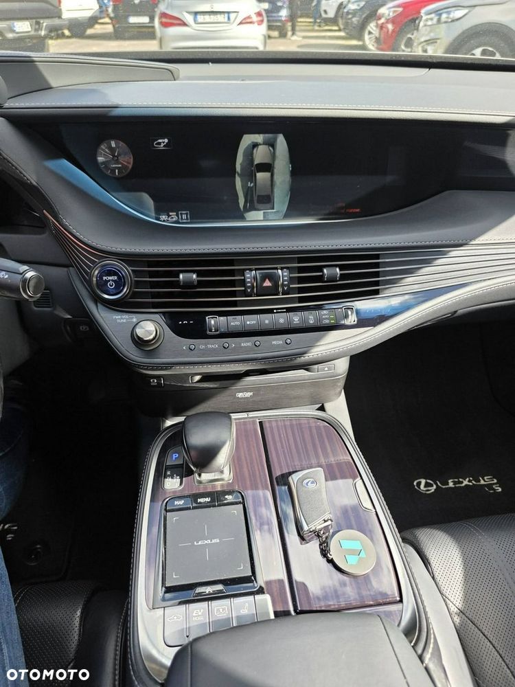 Lexus LS 500h Business Edition AWD - 16